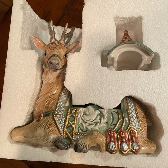 Fitz and Floyd Santa deer lidded trinket box from Georgian collection - Picture 5 of 17